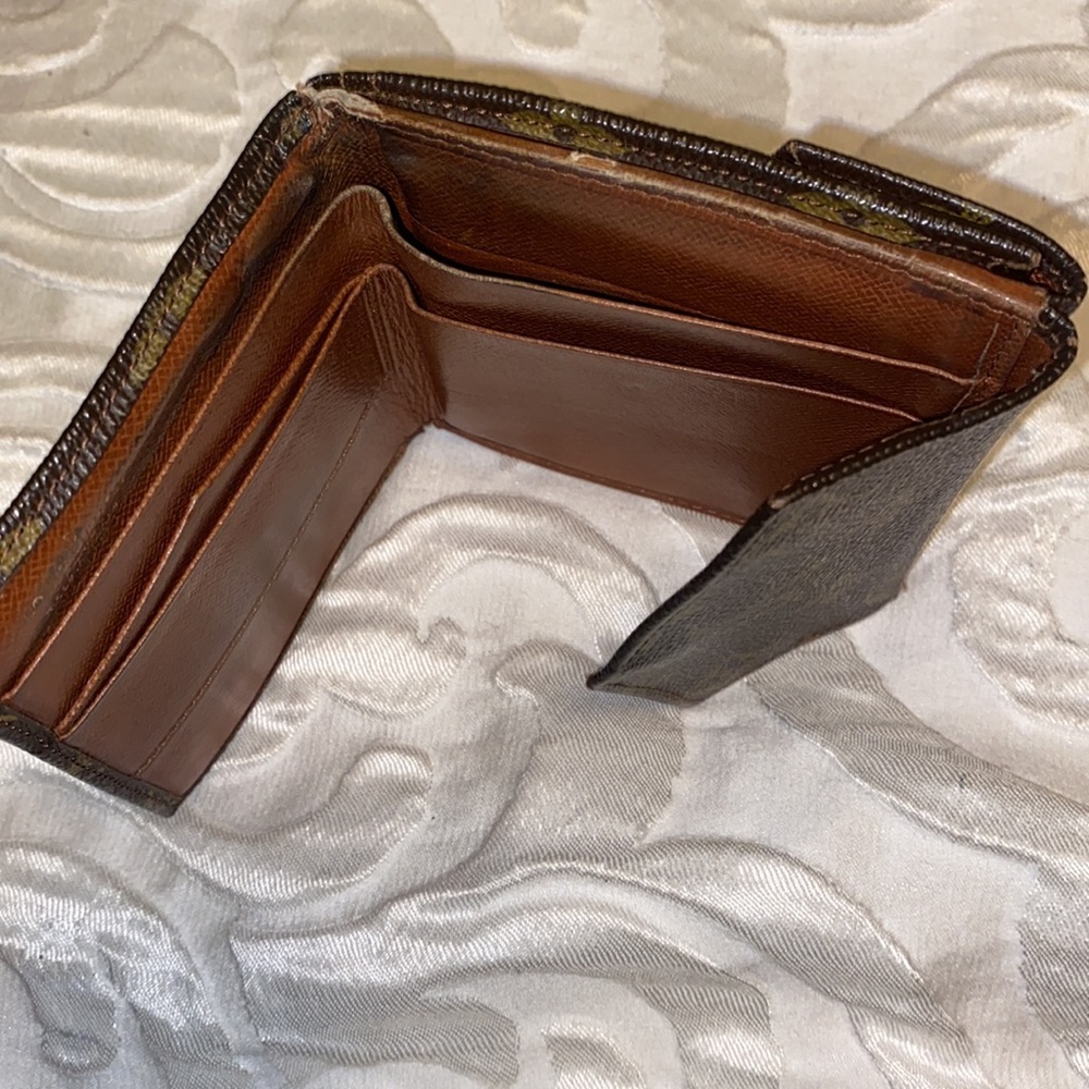Louis Vuitton Wallet - Picture 3 of 8